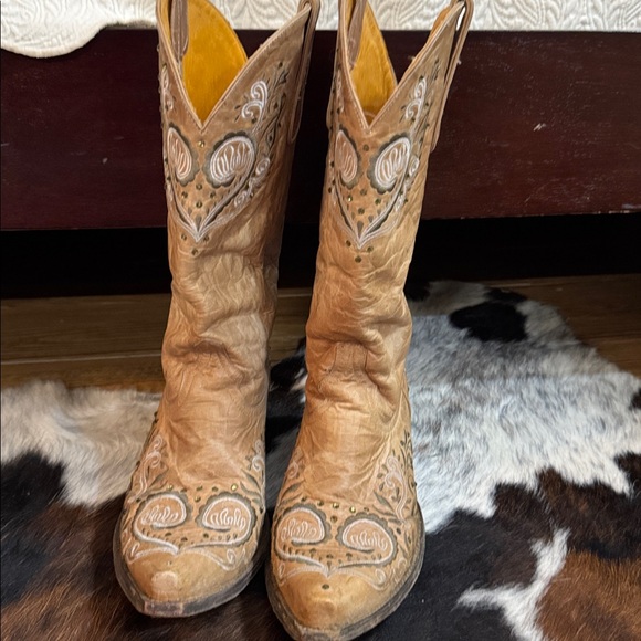 Old Gringo Tan Embroidered Heeled Boots - Picture 3 of 7